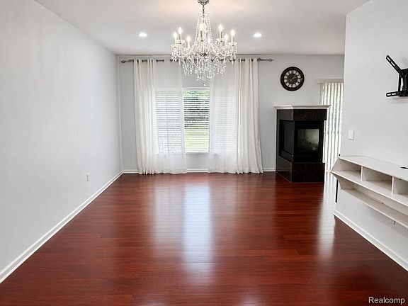 4th image of 14466 Shadywood Dr
