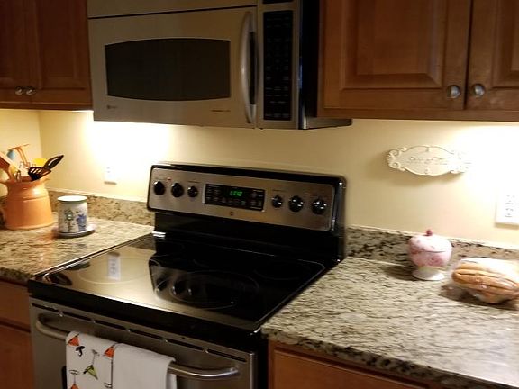 5th image of 1 Lenox St APT 213