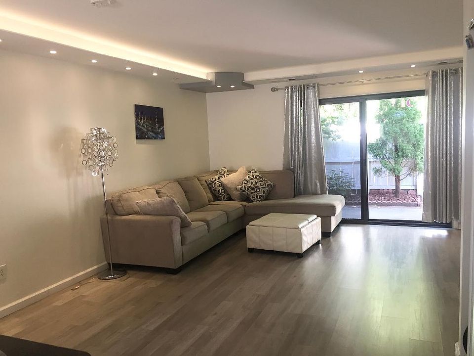 1st floor living room
