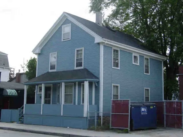 35 Memorial Blvd, Newport, RI 02840