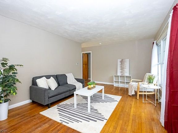 4th image of 13 Mead Ave