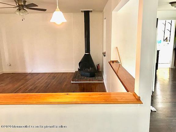 4th image of 2327 5th Ave