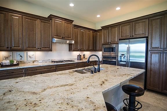 5th image of 8813 Gardenia Dr