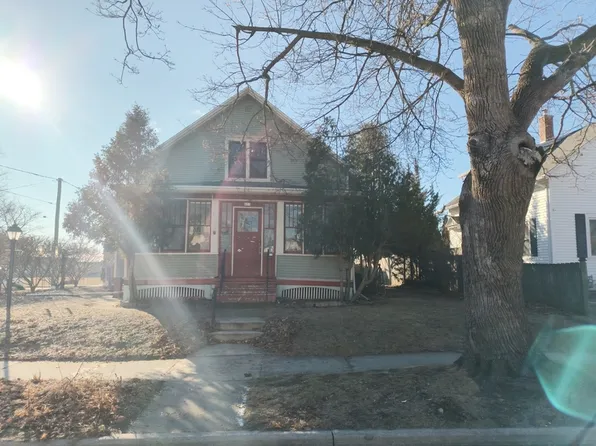 401 Cleveland Ave, Manitowoc, WI 54220