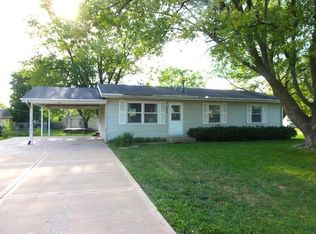 385 Sherwood Dr, Aurora, IL 60505