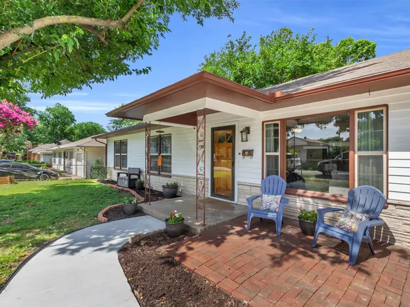 1837 Cottonwood Rd, Carrollton, TX 75006