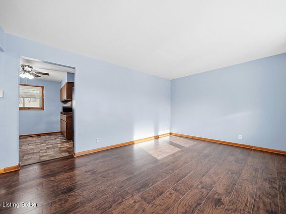 5th image of 3859 Darlene Dr
