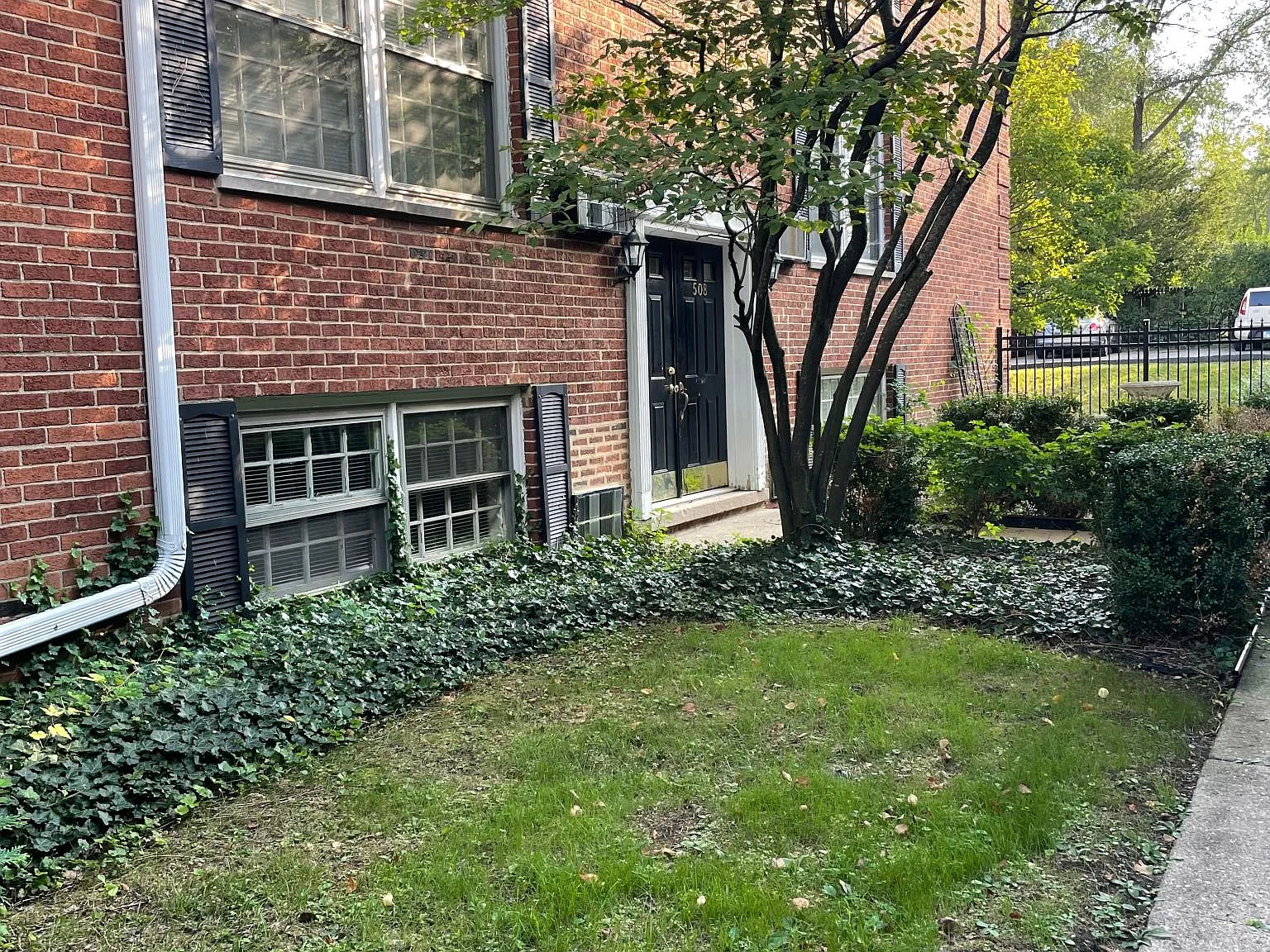 2 bed, 875 sqft, $1,375 — Photo 3
