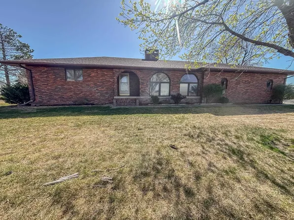 688 21st Rd, Axtell, NE 68924