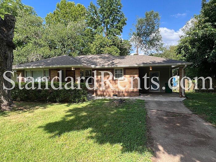 2nd image of 1786 Lynn Ln