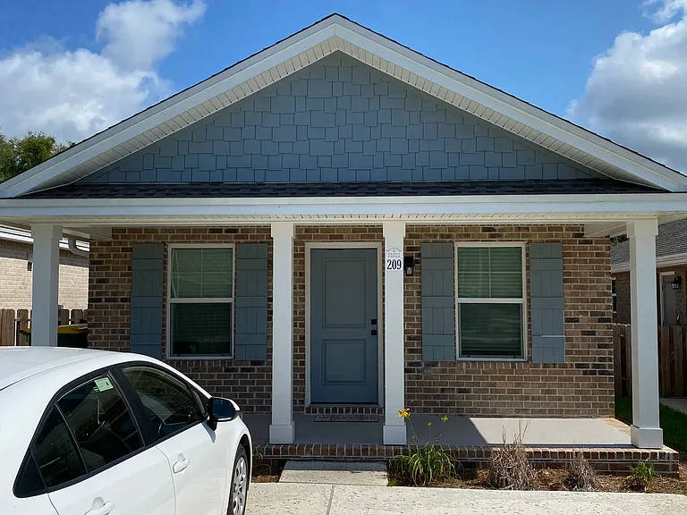 209 Hudson Boyd Ct — Photo 2