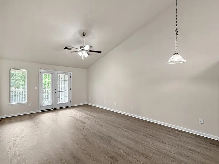 705 Beachfront Dr — Photo 22