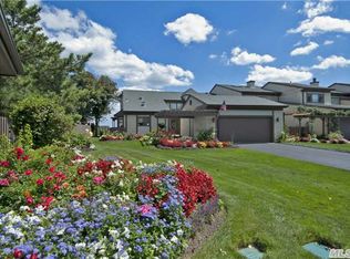 14 Captains Walk E, Bay Shore, NY 11706