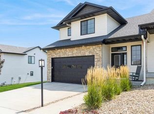 707 Rolling Hills Dr, Tiffin, IA 52340