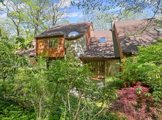 158 Peaceable Ridge Rd, Ridgefield, CT 06877