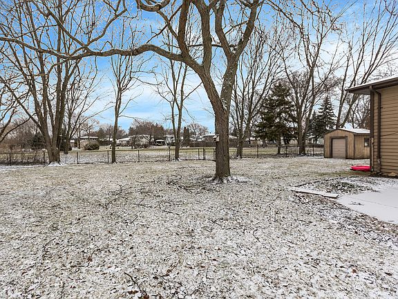 3rd image of 1216 Tulip Ln