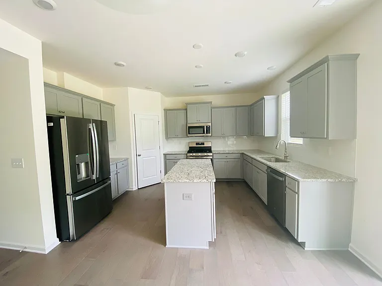 2897 Yeager Dr — Photo 6