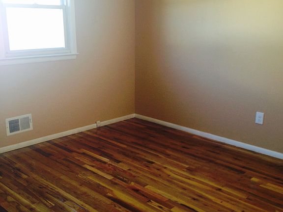 4th image of 53 Livermore Ave