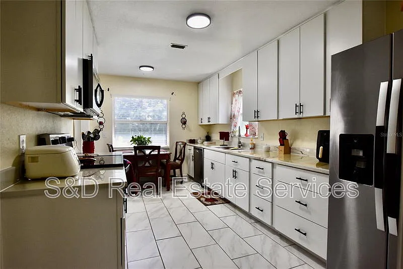 2 bed, 2.0 bath, 1193 sqft, $2,060 — Photo 2