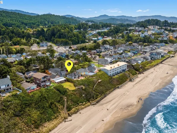 3063 SW Anchor Ave, Lincoln City, OR 97367