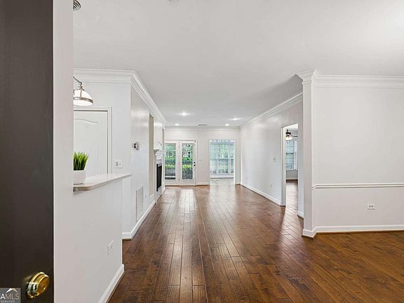4th image of 175 15th St NE Suite 105
