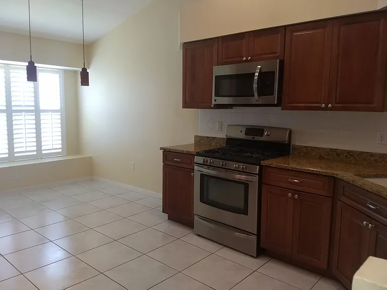 29433 Crossland Dr — Photo 4