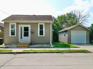 2594 Pearl St, Dubuque, IA 52001