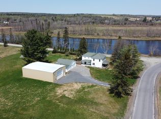 618 Castle Hill Rd, Washburn, ME 04786