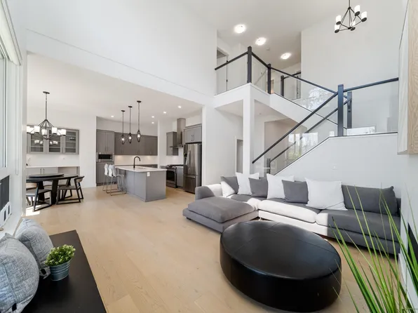 20530 77a Ave, Langley, BC V2Y 4K3