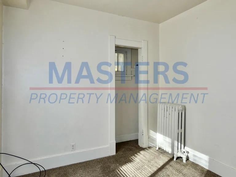 4113 N Lockwood Ave — Photo 15