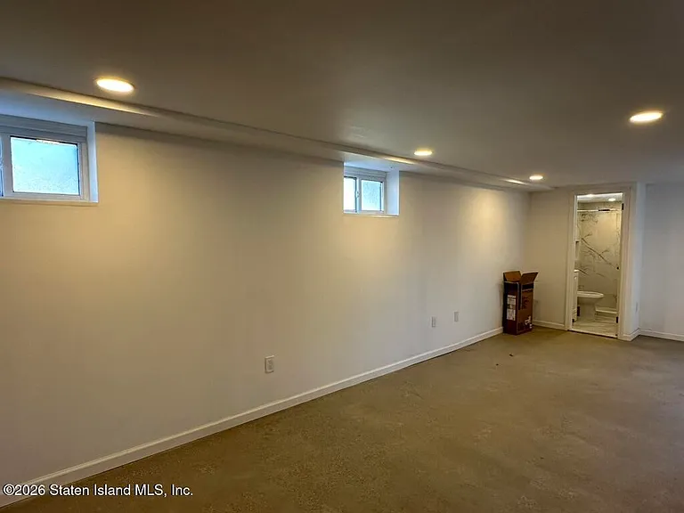 221 Midland Ave — Photo 16