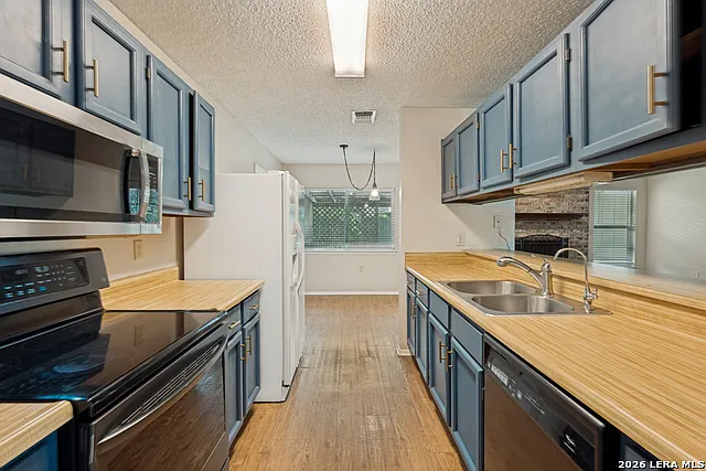 16006 Eagleway St — Photo 6