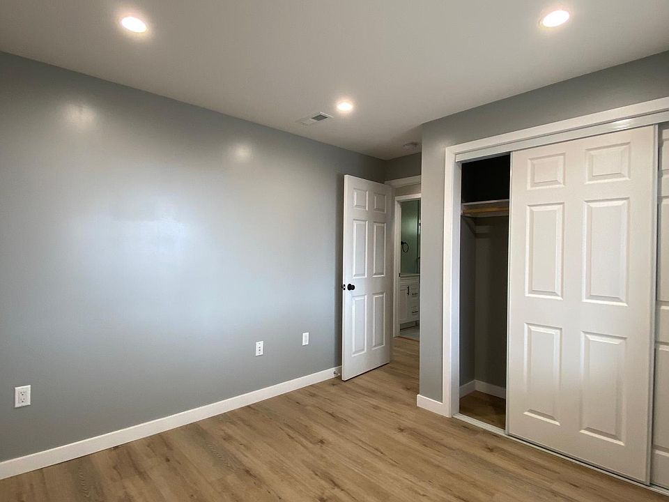 1st image of 542 Westmoor Ave #2