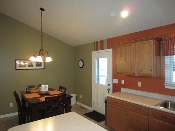 5th image of 58690 Derby Ct