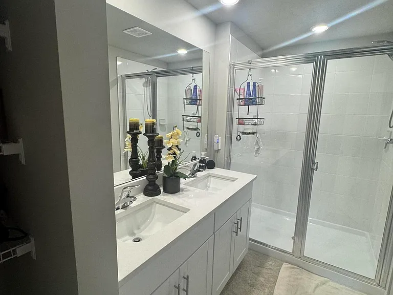526 Salisbury Cir — Photo 13