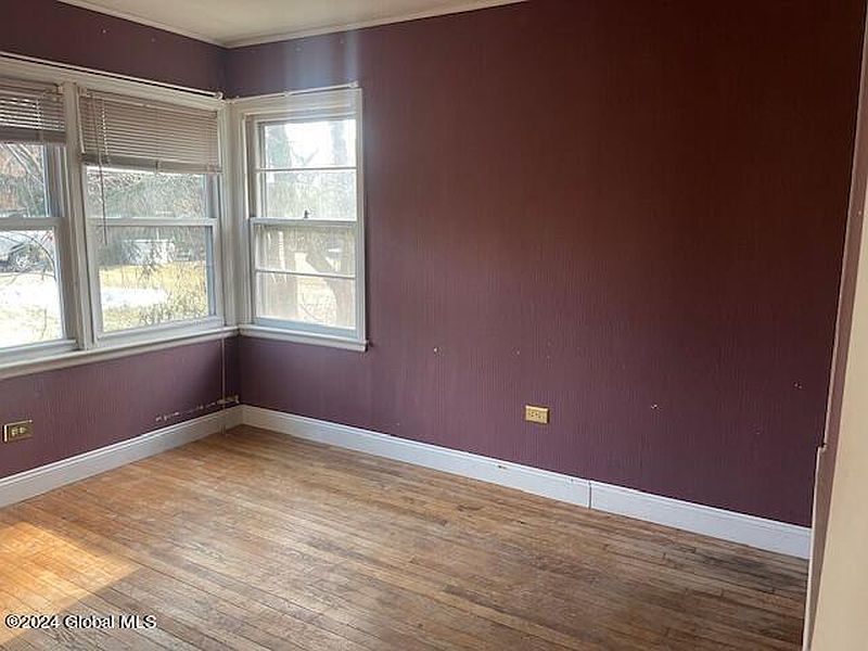 5th image of 12 Haviland Avenue
