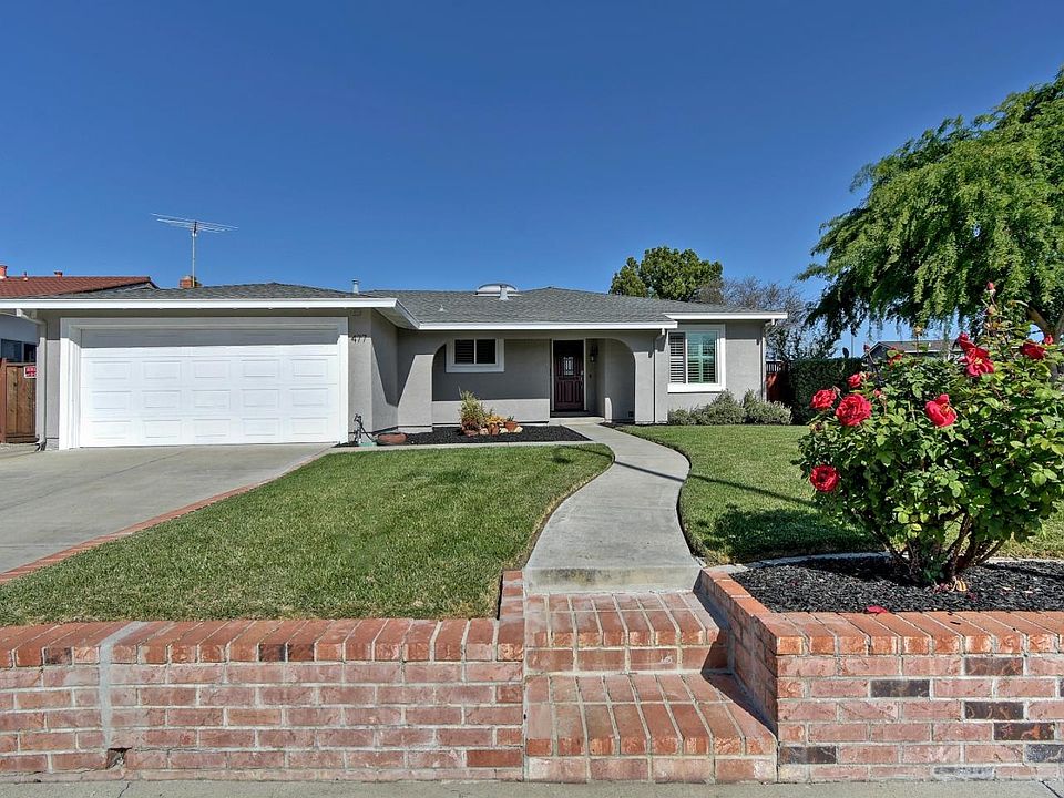 1st image of 477 Ivanhoe Ct