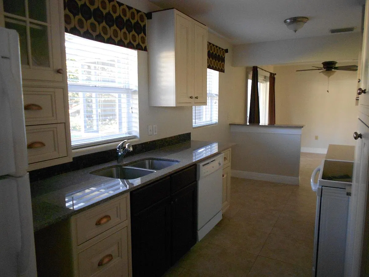 510 Carvell Drive — Photo 3