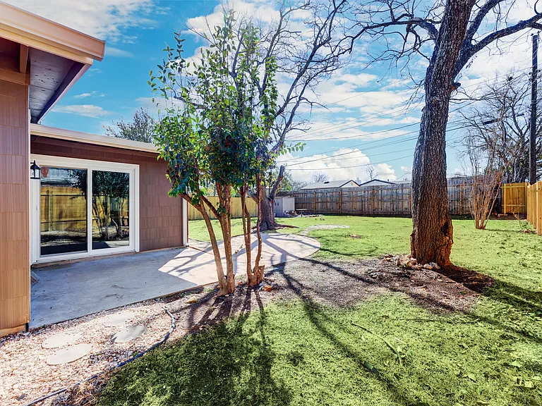 511 Arbor Ln — Photo 20