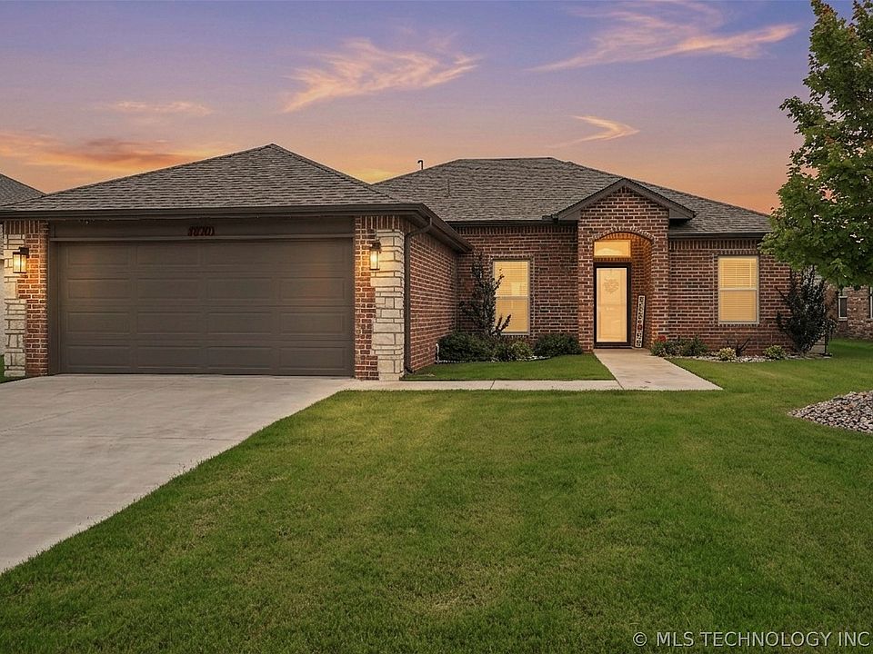 1st image of 4820 E Galveston Pl