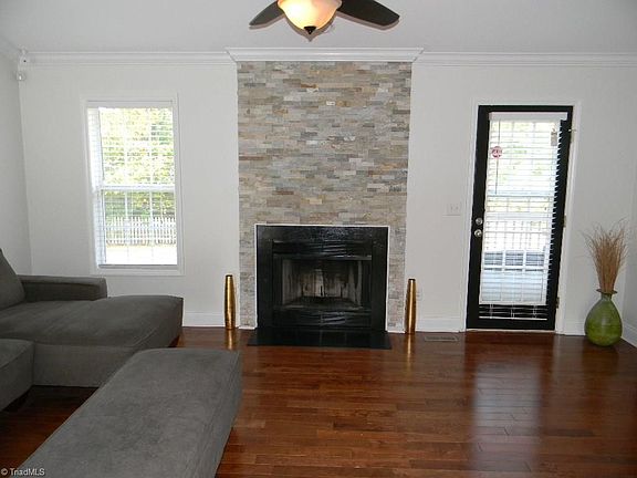 5th image of 2973 Butterwood Dr