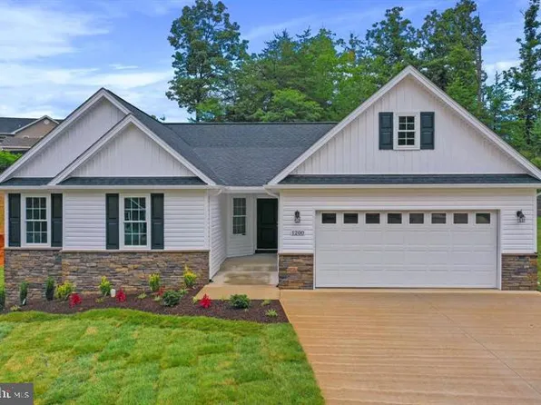 1200 Happy Ridge Dr, Front Royal, VA 22630