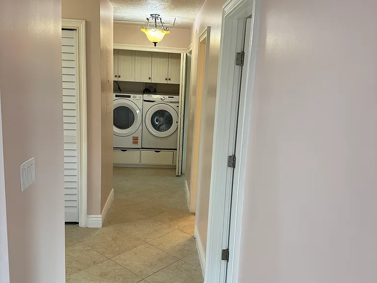 321 S Ocean Dr #1 — Photo 6