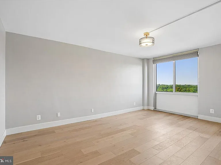 5101 River Rd #1201 — Photo 21