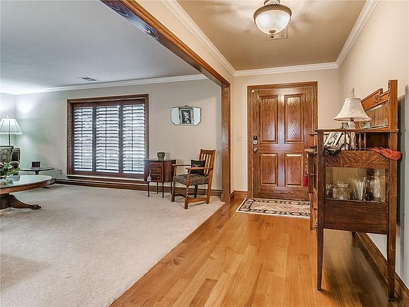4th image of 705 Kingston Dr
