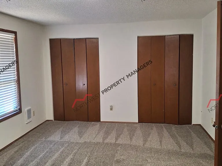 1301-1305 NW Airport Rd — Photo 28