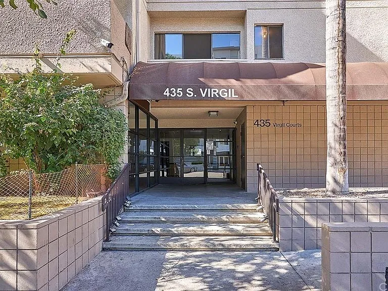 435 S Virgil Ave #320 — Photo 25