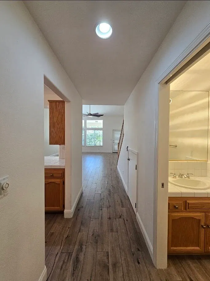 3 bed, 2.5 bath, 1872 sqft, $2,350 — Photo 2