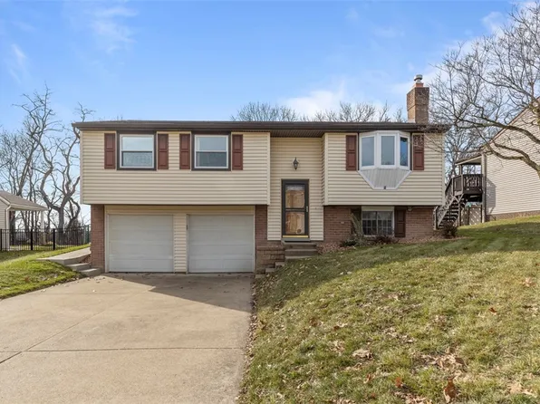 2182 Lancelot Dr, North Huntingdon, PA 15642