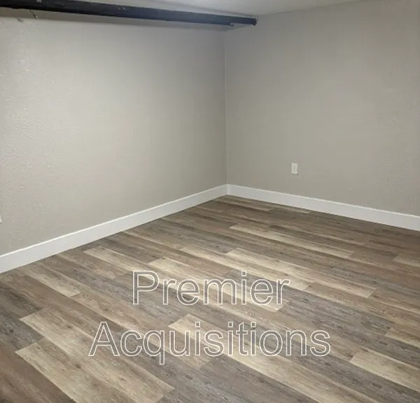 702 Biltmore Blvd #2 — Photo 5